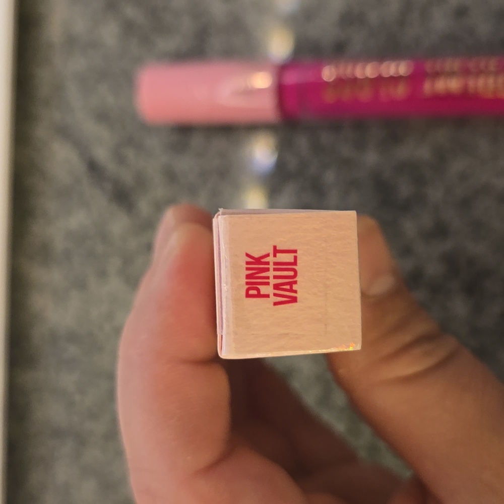 Jeffree Star Supreme Gloss Full Pigment Lip Gloss- Pink Vault - Picture 3 of 4